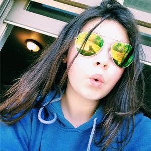 Meet your Posher, Emma